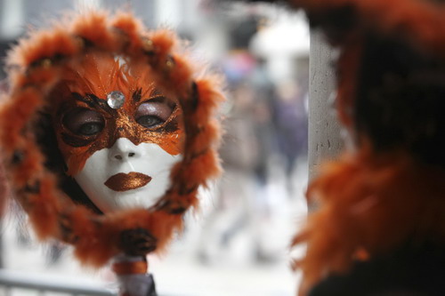 Venetian Carnival: Guess who am I?