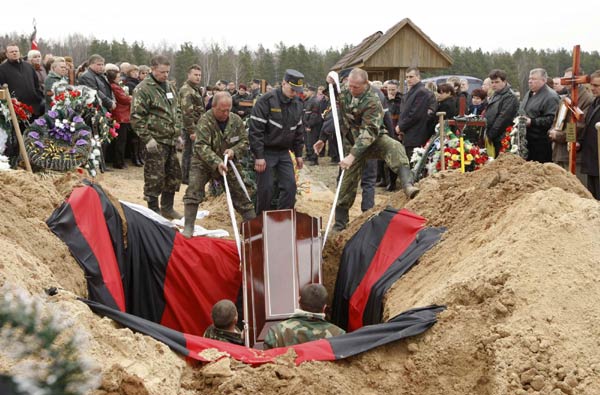 People mourn victims of Minsk metro blast