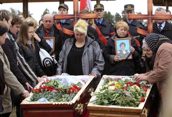 People mourn victims of Minsk metro blast