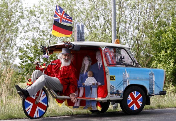 Fans flock, flags flap at royal wedding locale