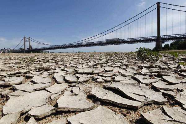 France's Loire River dries up