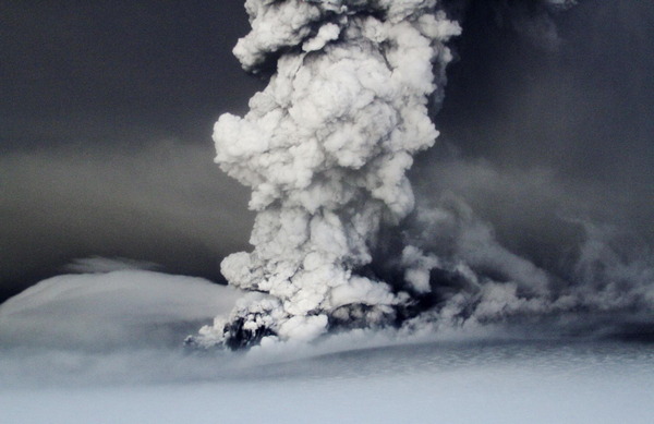 UK ready as volcanic ash heads for British skies