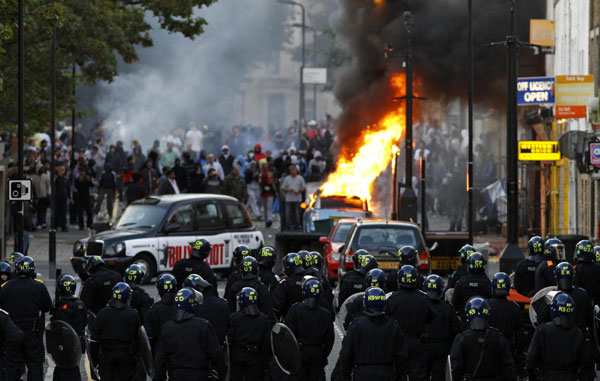 London burns: riots spread through UK capital city