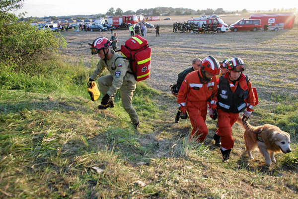 Polish train derails, 4 people killed