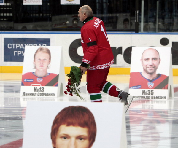 Russia mourns hockey players killed in plane crash