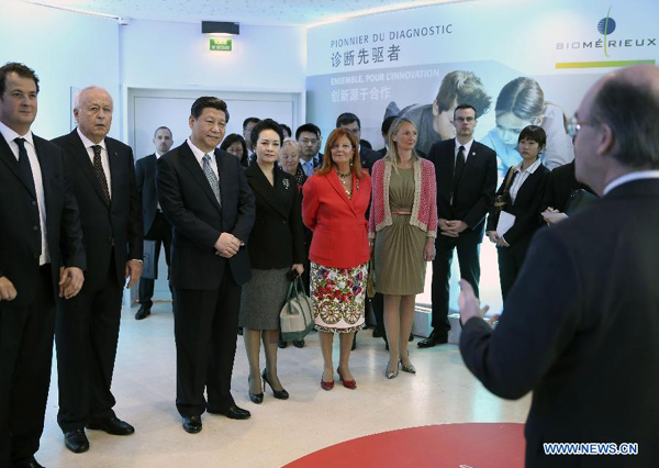 President Xi visits Biomerieux research center in France
