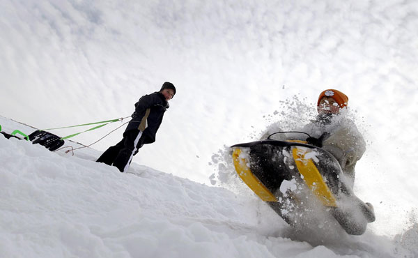 Snow fun as traffic faces prolonged chaos in Europe