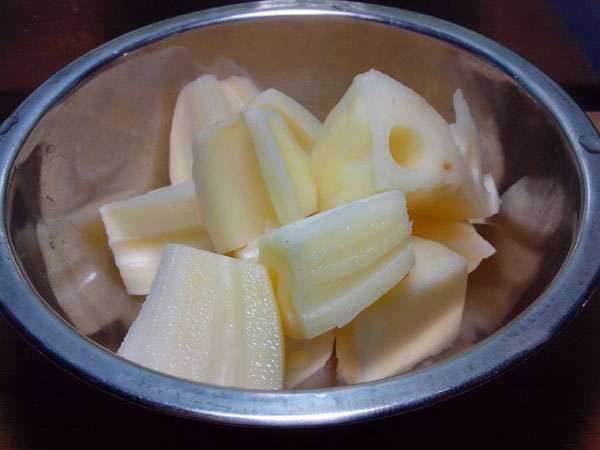 Dazeng's Ready Kitchen -- rib soup with lotus root