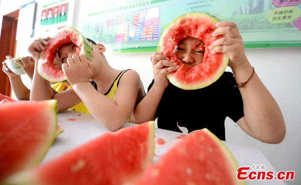 Watermelon-eating contest marks Beginning of Autumn