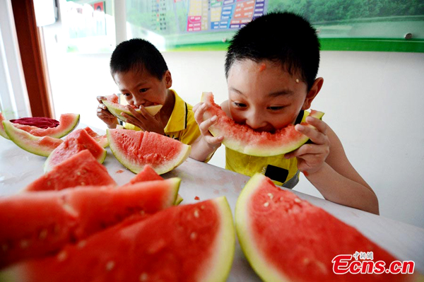 Watermelon-eating contest marks Beginning of Autumn