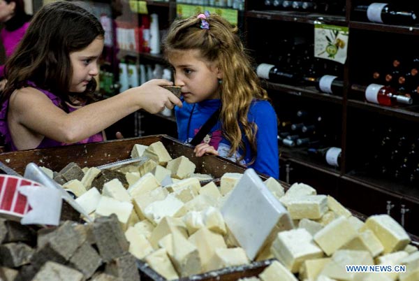 Olive festival kicks off at N Israel's olive oil factory