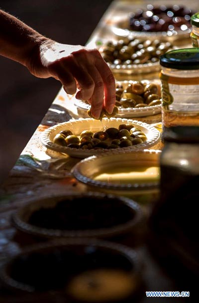 Olive festival kicks off at N Israel's olive oil factory