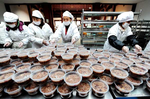 Temple in Hangzhou to offer over 300,000 bowls of laba porridge for free