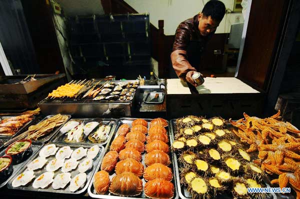 Qingdao's snacks prepared for Spring Festival celebrations