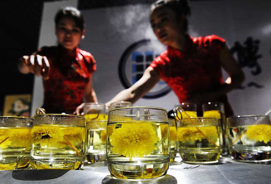 Chrysanthemum tea makes a splash in Wuyuan county