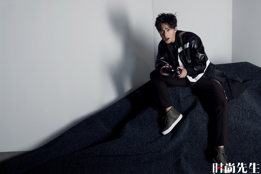 Yang Yang releases new photos for 'Esquire' magazine
