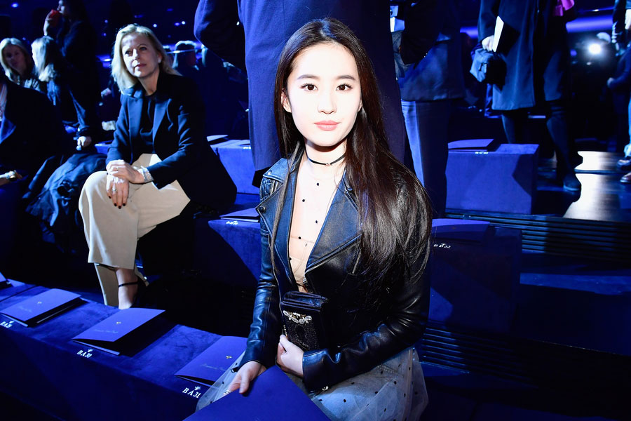 Chinese celebrities make an appearance at Paris Fashion Week
