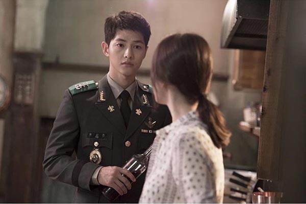 Protagonists of megahit drama 'Descendants of the Sun' to marry in October