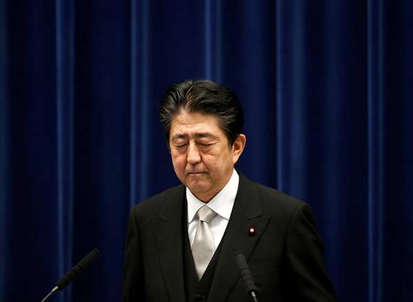 Abe continues his struggle to tide over political crisis