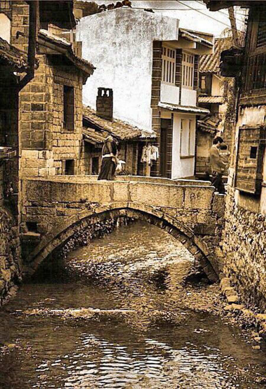 'Beyond the Clouds' - Lijiang in 1995