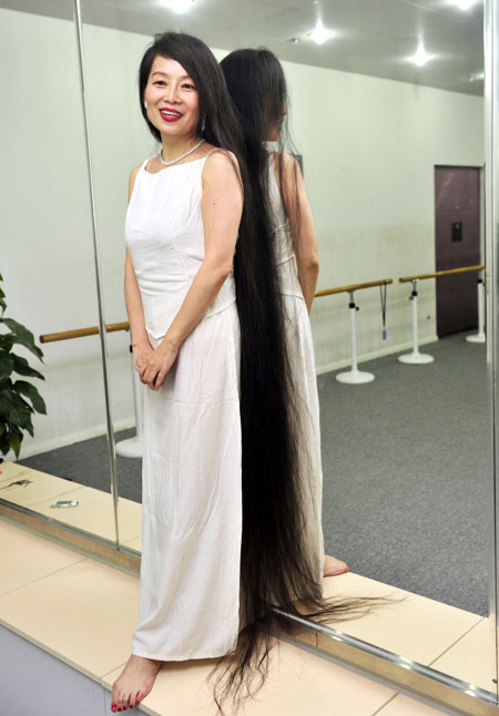 Woman Keeps 1 7 Meter Long Hair 1 Chinadaily Com Cn