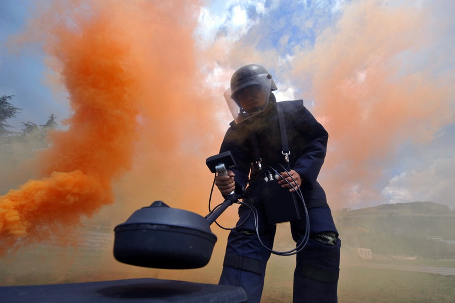 The silent world of bomb disposal officers