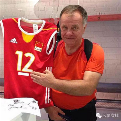 'Polish grandpa' in love with Chinese women's volleyball team