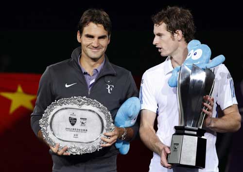 Murray thrashes Federer to lift Shanghai title