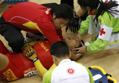 Another cycle crash mars Asiad men's keirin final