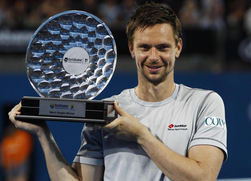 Soderling overpowers Roddick to win Brisbane title