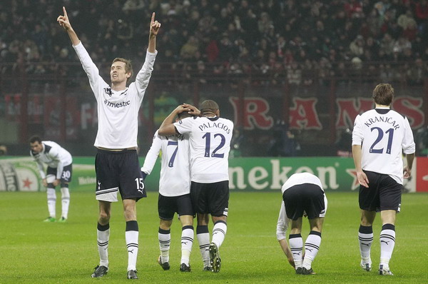 Tottenham Hotspur beats AC Milan 1-0