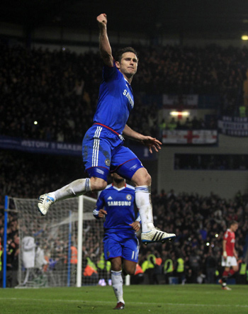Chelsea comes from behind to beat Man United 2-1