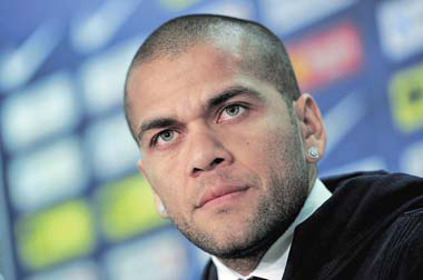 Alves coy on Barca contract renewal