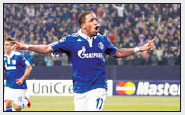 Farfan swaps jeers for cheers after two goals