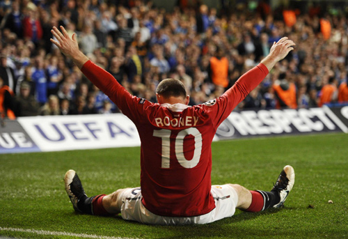 Rooney answers his critics with superb winner