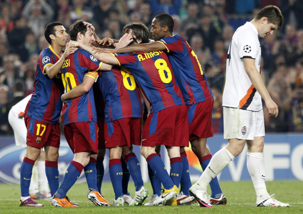 Barca crush Shakhtar as Real showdown looms