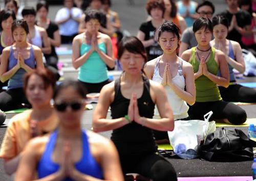 HK Yogathon event promotes health awareness