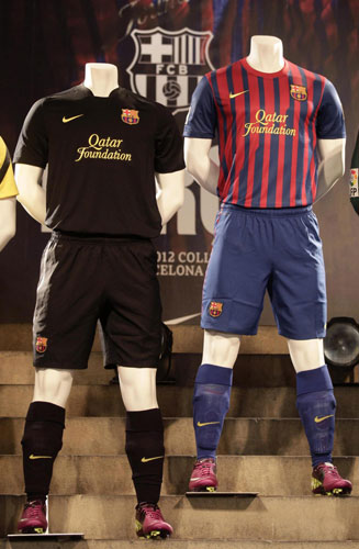 Barca unveils new jerseys for 2011-12 season