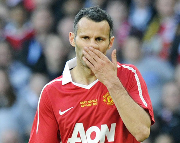 Gang attack reporters' cars at Giggs' home: police