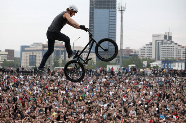 Red Bull Moto and BMX freestyle show in Russia