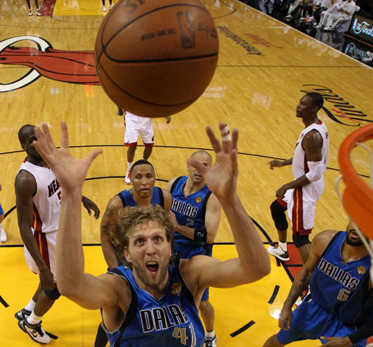 Mavericks top Heat for first NBA title, Nowitzki MVP