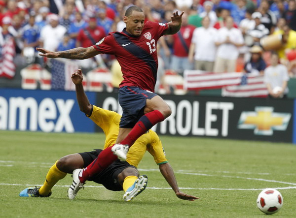 US beats Jamaica to reach CONCACAF semi-finals