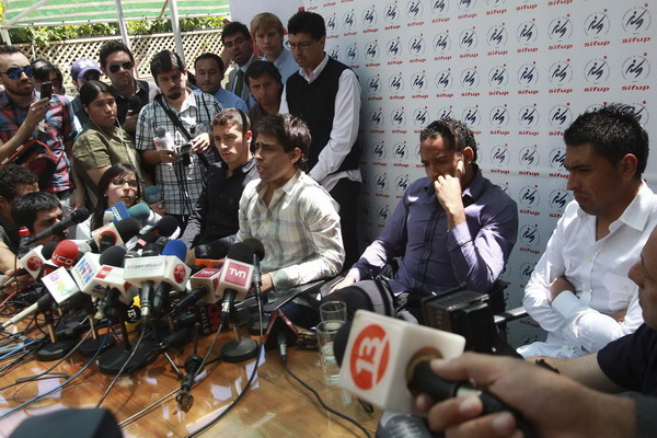 Members of the national soccer team (SEATED L to R) Carlos Carmona, Jorge Valdivia, Jean Beausejour and Gonzalo Jara take part in a news conference after being tken out from Chile's national soccer team in Santiago Nov 10, 2011. Banished Chile players accuse coach of lying