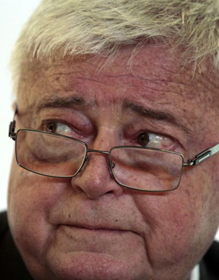 Ricardo Teixeira, the controversial head of the Brazilian Football Confederation and the man charged with organizing the 2014 World Cup, quit on Monday following a string of corruption scandals. Brazil soccer boss resigns amid corruption probe