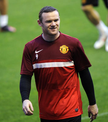 Rooney apologizes for breaking young fan's wristy<BR>