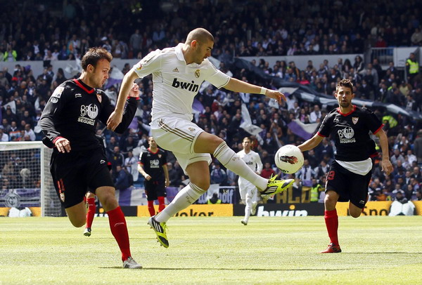 Ronaldo leads Real to brink of La Liga title