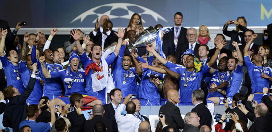 Drogba fires Chelsea to Champions League glory