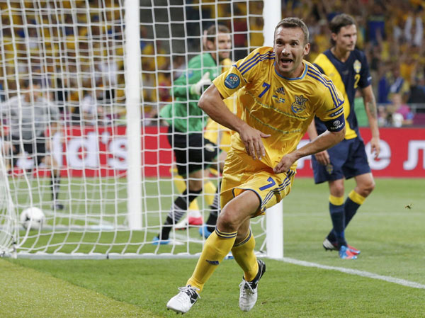 Ukraine leads Group D after beating Sweden