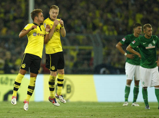 Dortmund defeats Bremen at season opener