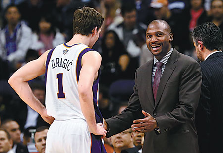Hunter 2-0 as coach after Suns beat Clippers